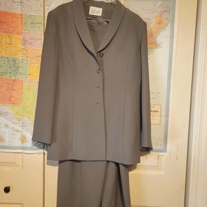 Size 16 3 piece suit